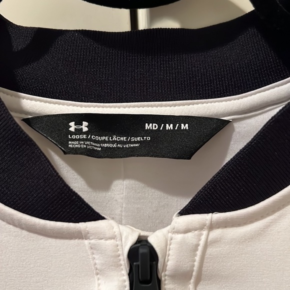Ladies Under Armour Jacket in white with black accents. - Picture 3 of 4
